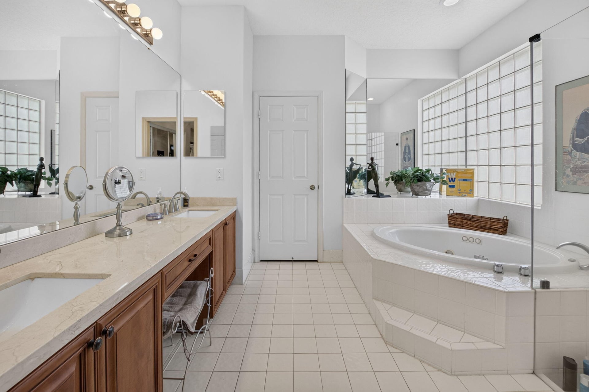 Residence photo 32