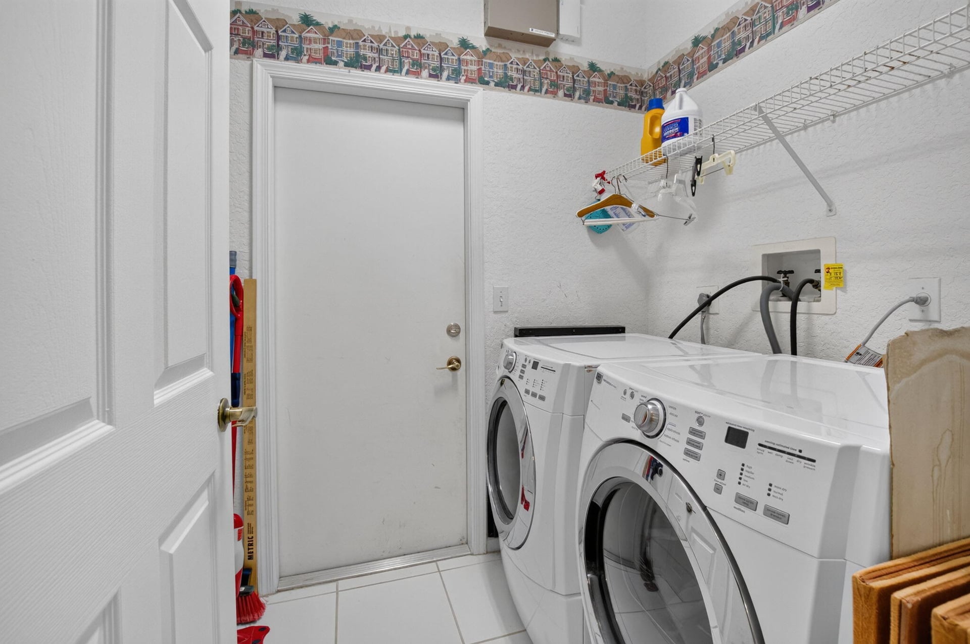 Residence photo 53