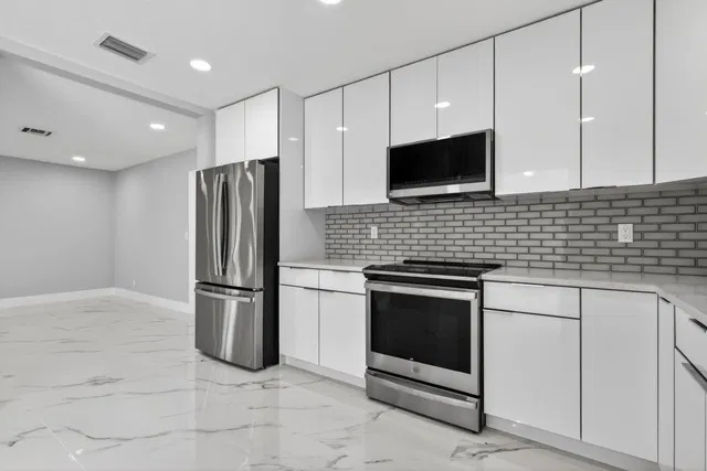 Residence photo 17