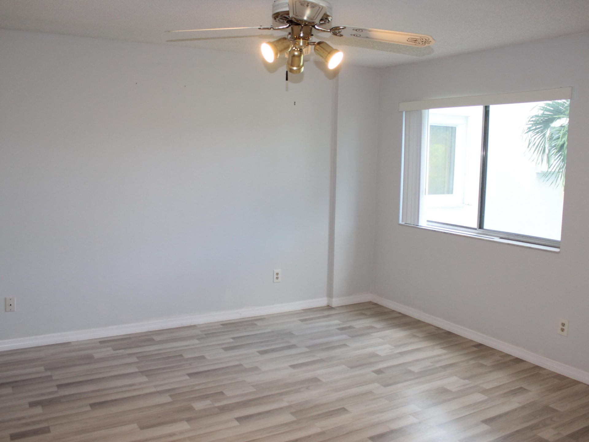 Unit 218 photo 11