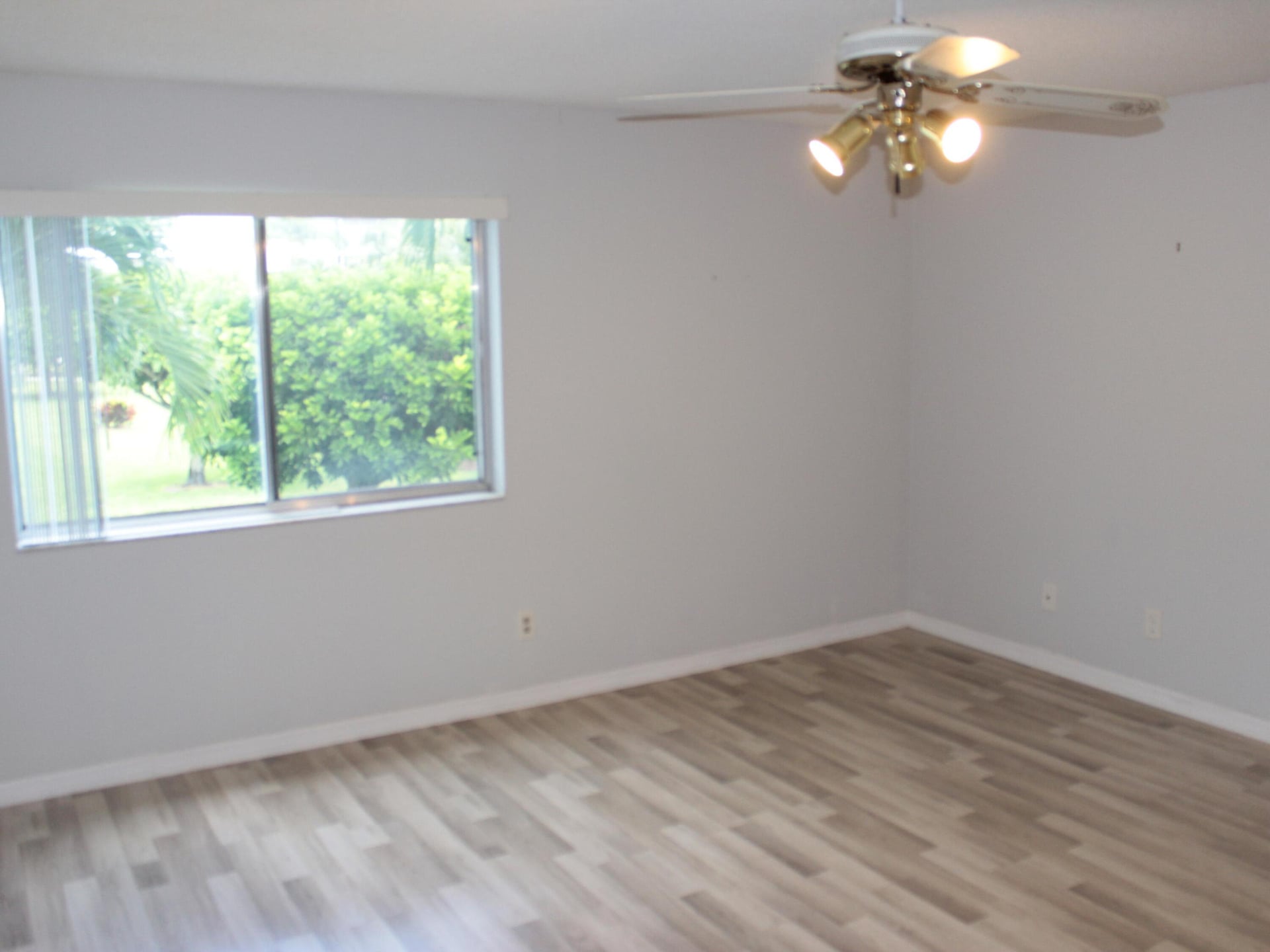 Unit 218 photo 12