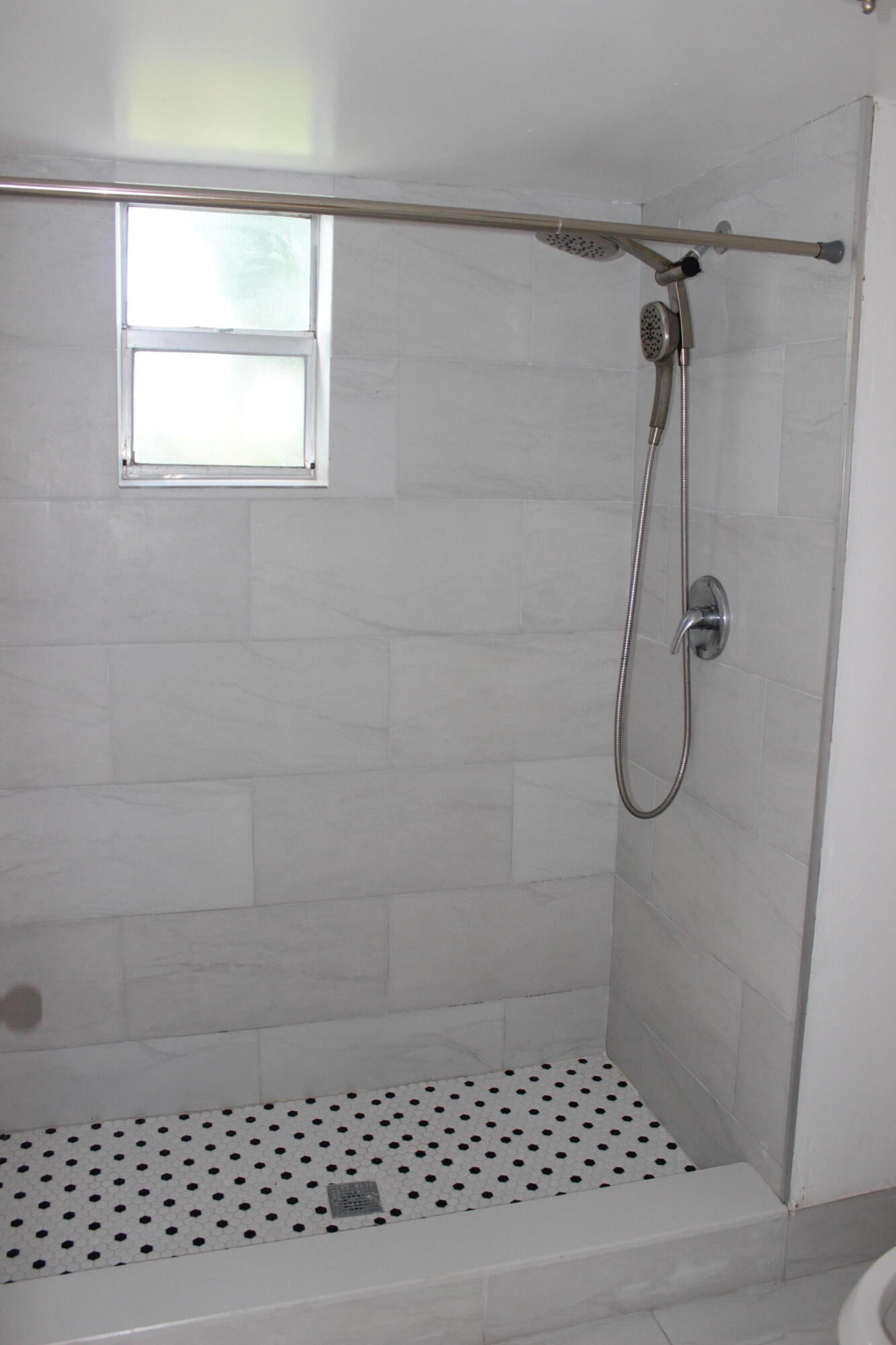Unit 218 photo 14