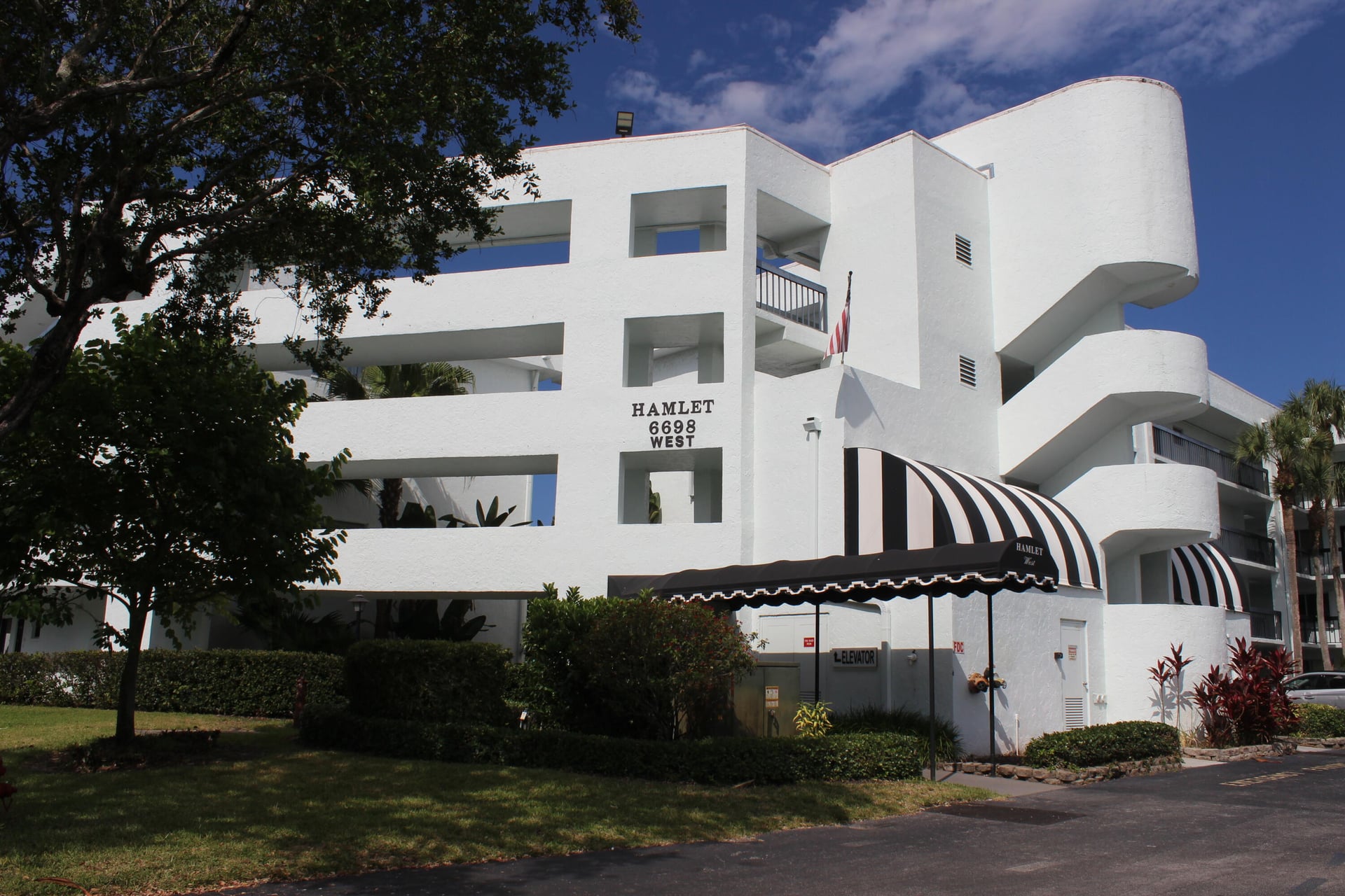 Unit 218 photo 23