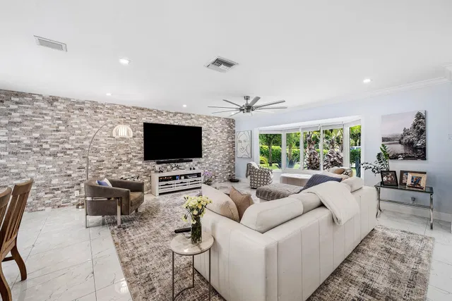 Lake Floresta Park Residence photo 9