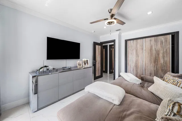 Lake Floresta Park Residence photo 26