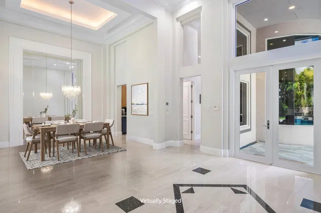 Seasons Residence photo 8