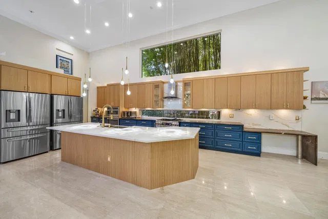 Seasons Residence photo 14