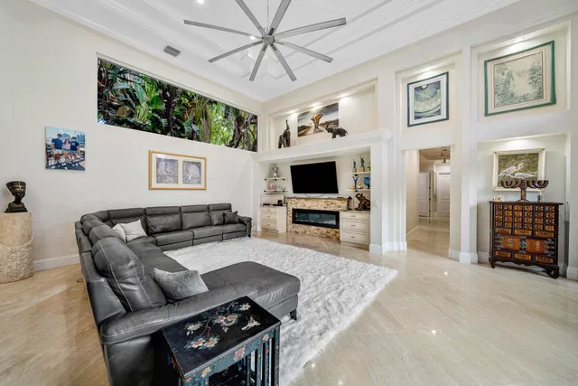 Seasons Residence photo 19