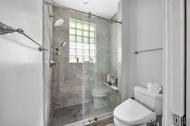 Seasons Residence photo 26