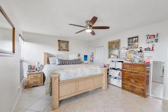 Unit 104 photo 17