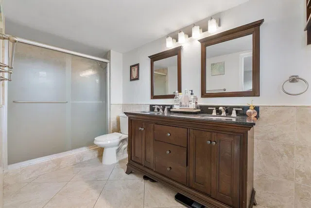 Unit 104 photo 18