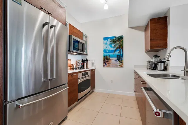 City Palms Unit 938 photo 15