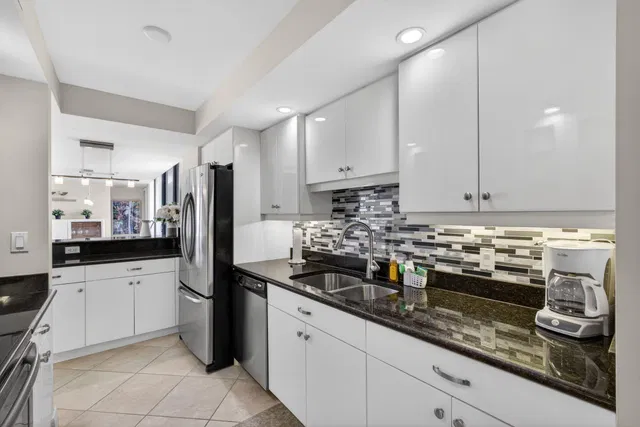 Singer Island Unit 37 H photo 12