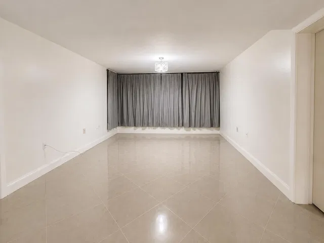 Unit 105 photo 6