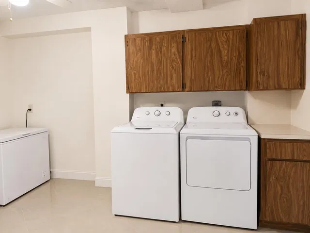 Unit 105 photo 9