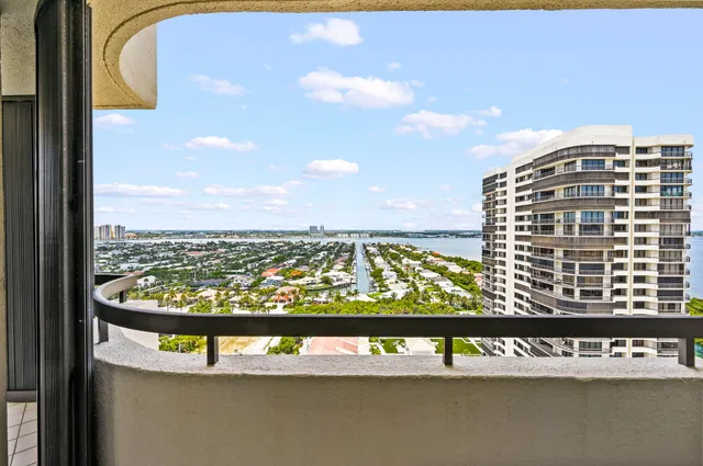 4000 N Ocean Singer Island Unit 2004 photo 41