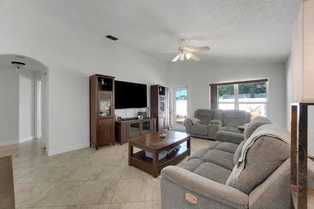 Residence photo 23