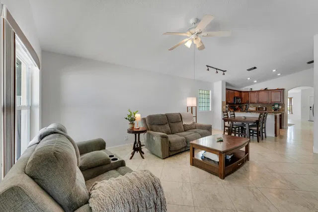 Residence photo 25