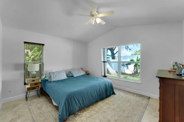Residence photo 26