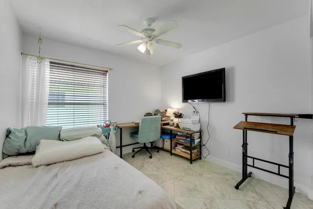 Residence photo 30