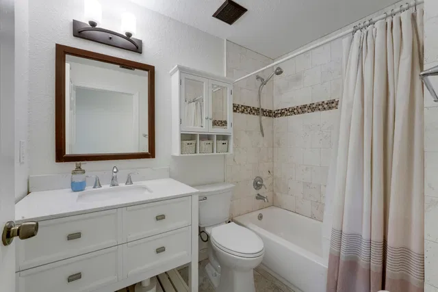 Residence photo 31