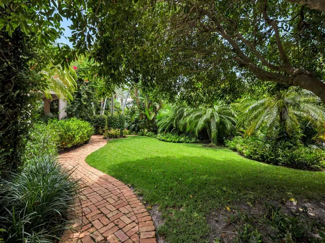 North End Palm Beach Residence photo 20