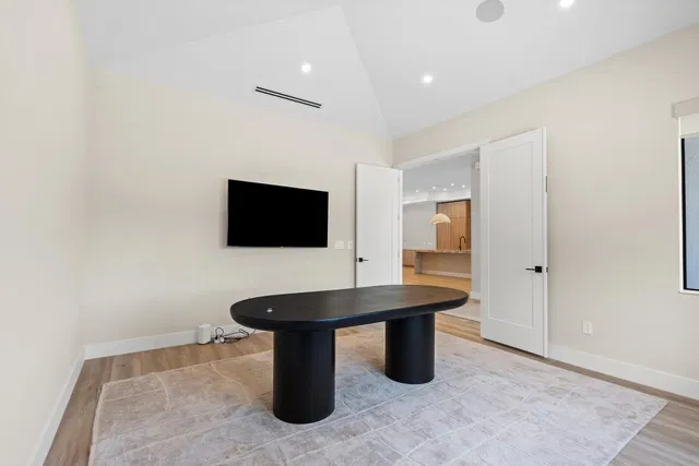 Residence photo 49