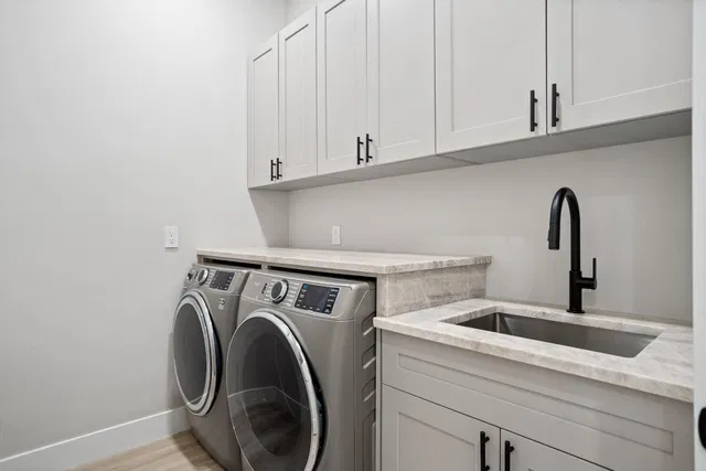 Residence photo 76