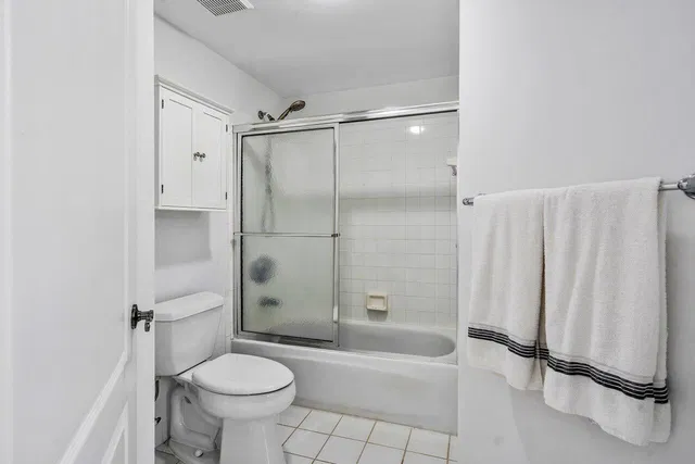 Unit 304 photo 18