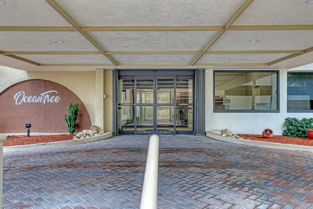 Singer Island Unit 101 photo 2