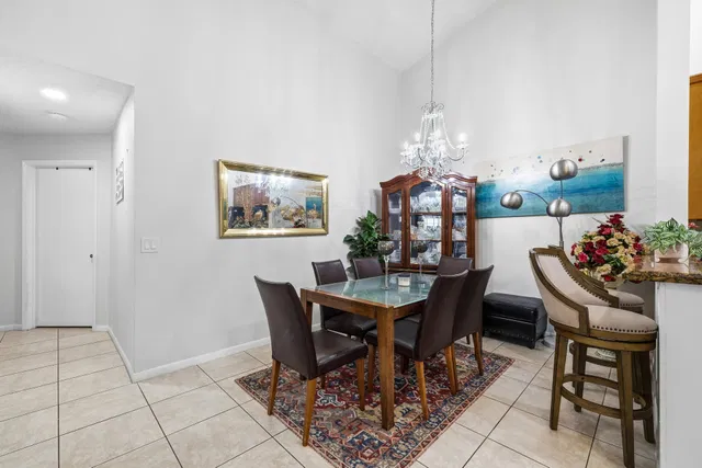 Residence photo 3