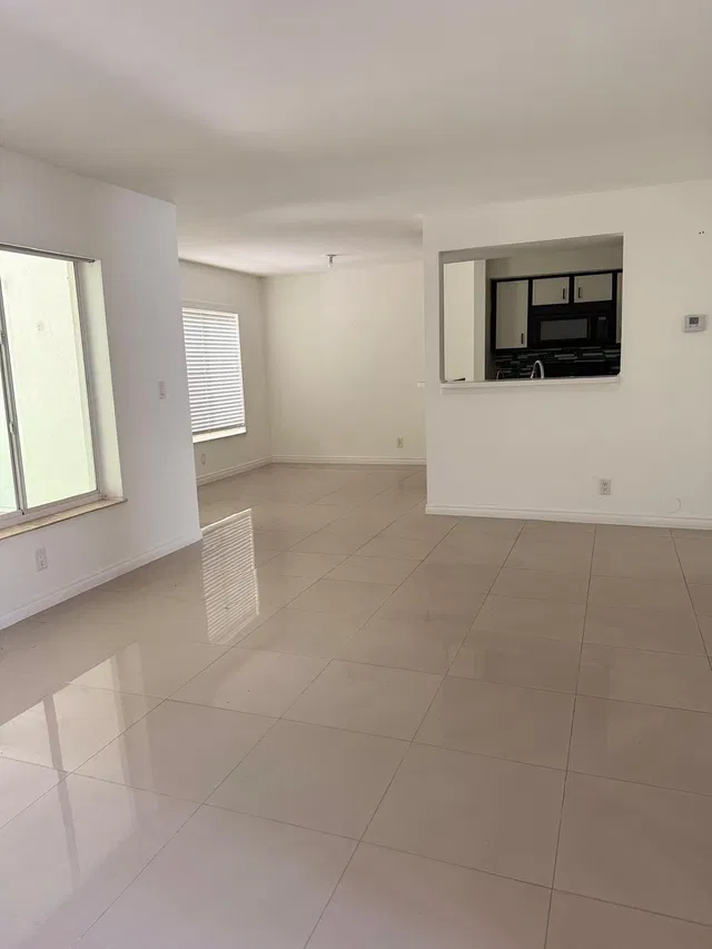  Unit 15-103 photo 4