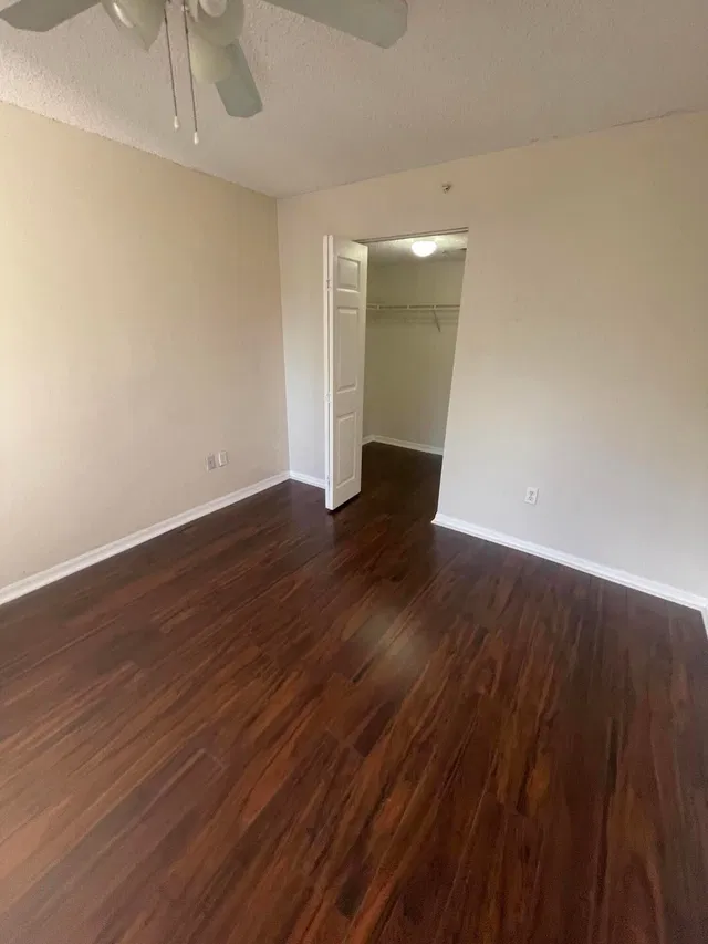 Unit 417 photo 7