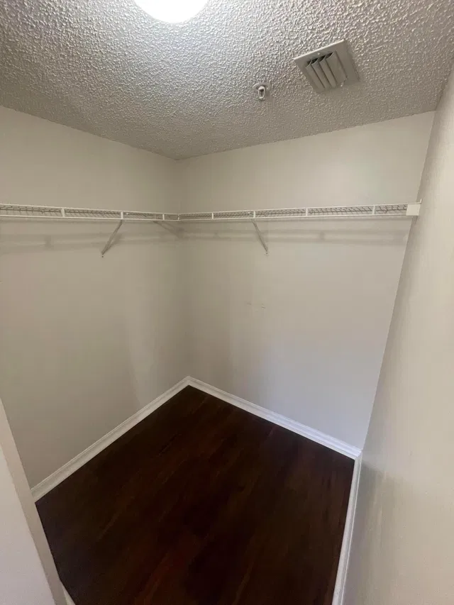 Unit 417 photo 10