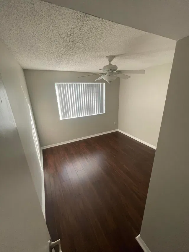 Unit 417 photo 13