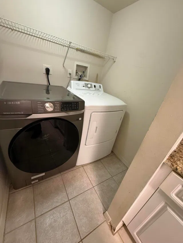 Unit 417 photo 17