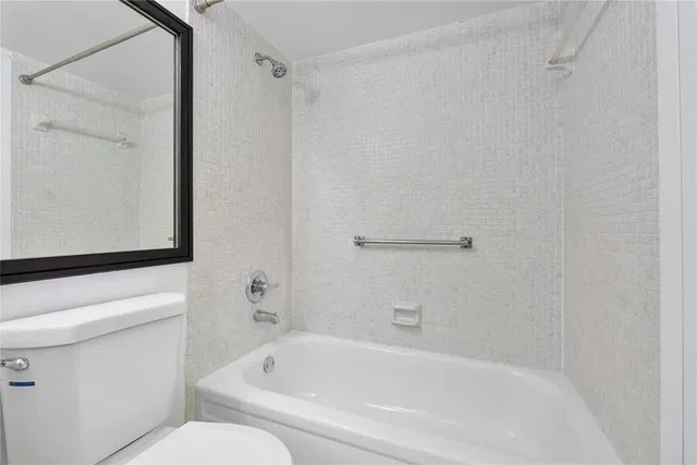 Unit 457 photo 6