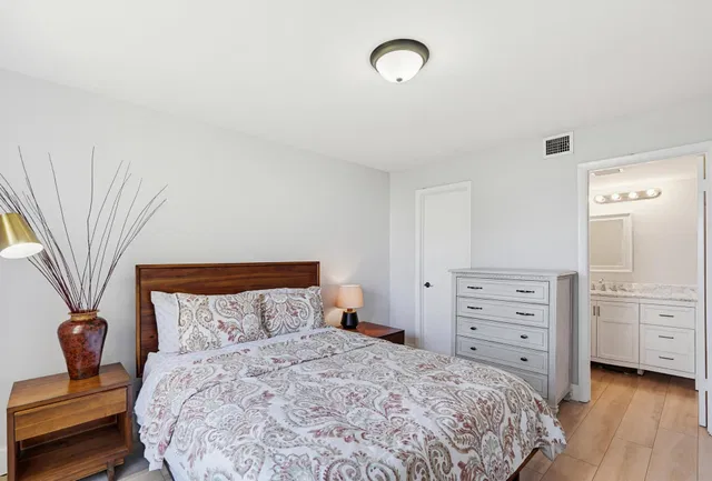 Unit 204 photo 10