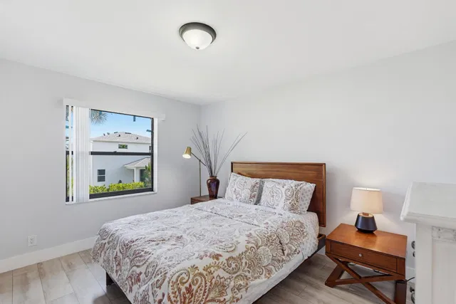 Unit 204 photo 11