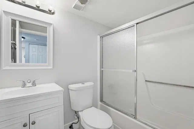 Unit 204 photo 12