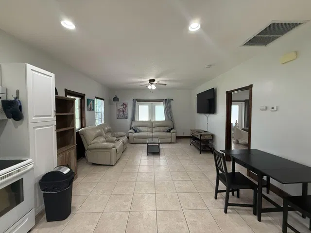 Residence photo 10