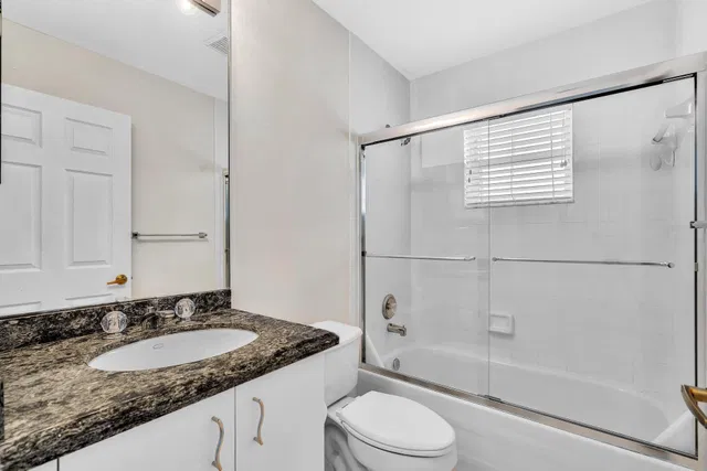 Residence photo 30