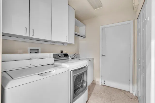 Residence photo 36