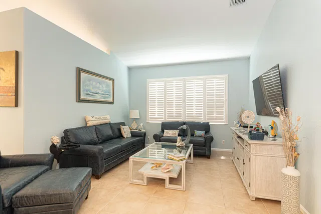  Residence photo 9