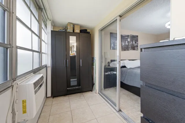 Residence photo 16