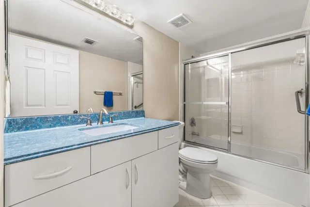 Unit 401 photo 26