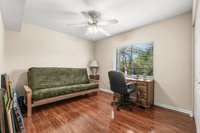 Unit 401 photo 27