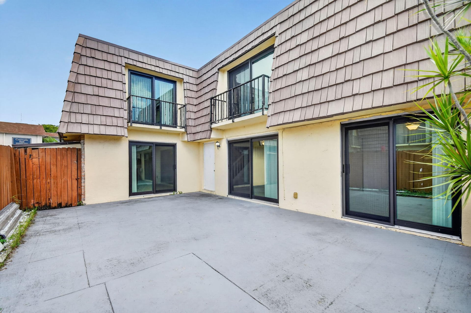 Residence photo 2