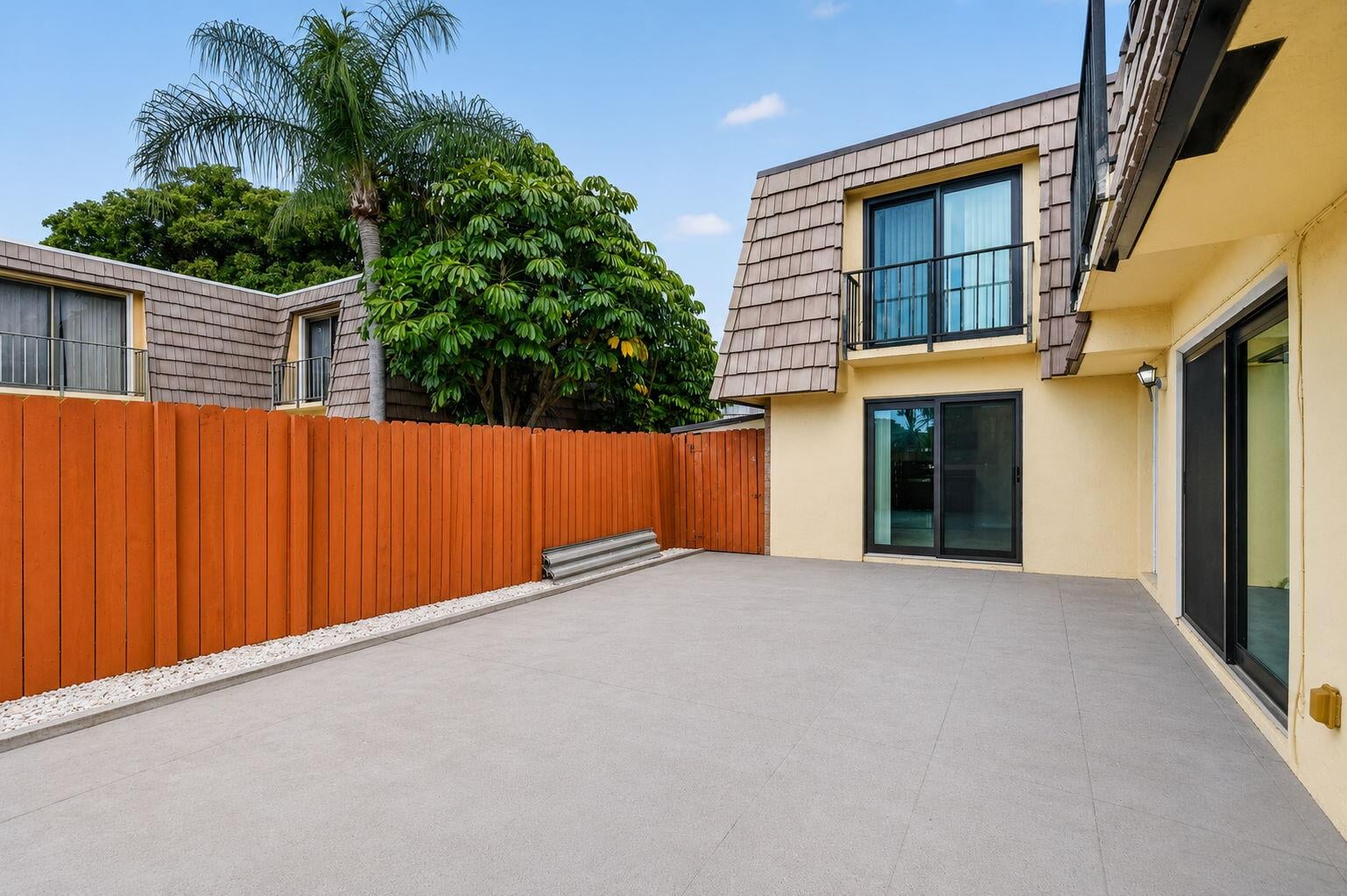 Residence photo 3
