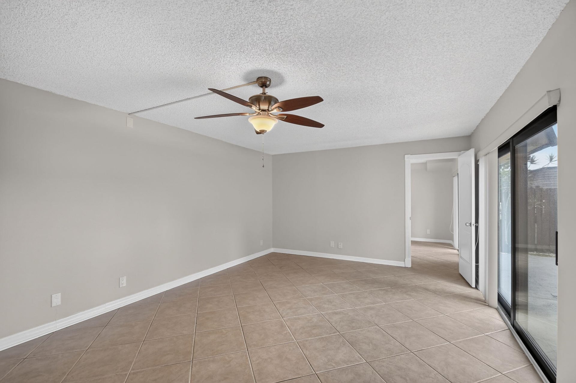 Residence photo 8